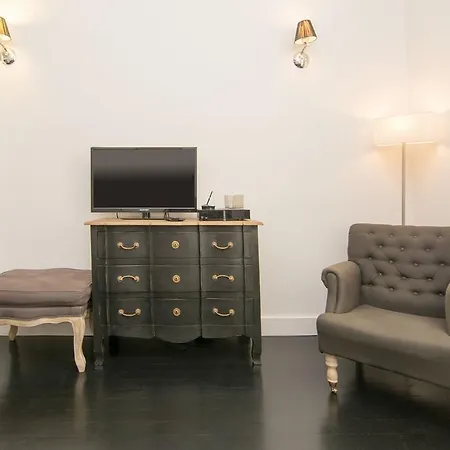 Nice Champs Elysees Studio * Paris