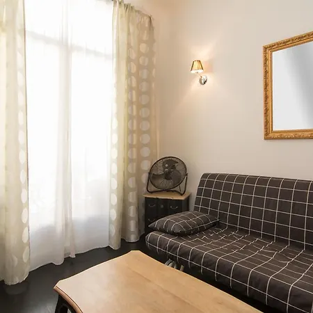 Nice Champs Elysees Studio Paris